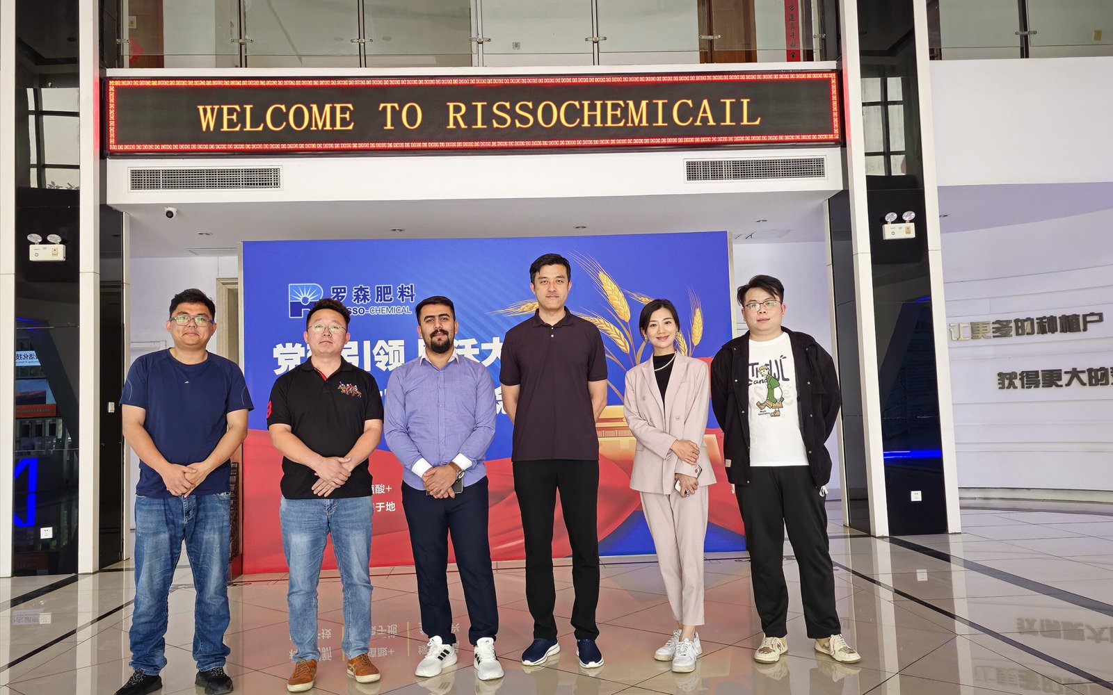 Taking photos with Iraqi customers