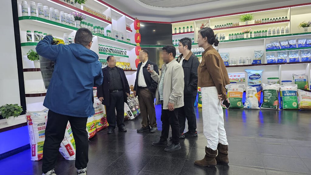 Yemeni customers visited the Risso fertilizer exhibition hall